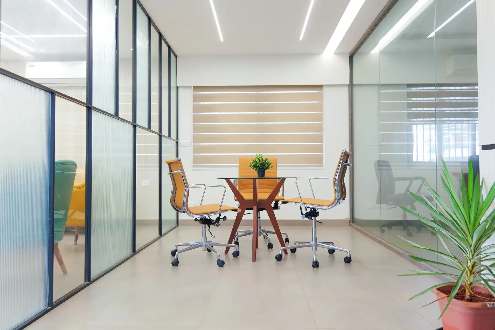 small-discussion-space-at-sw-reception-area