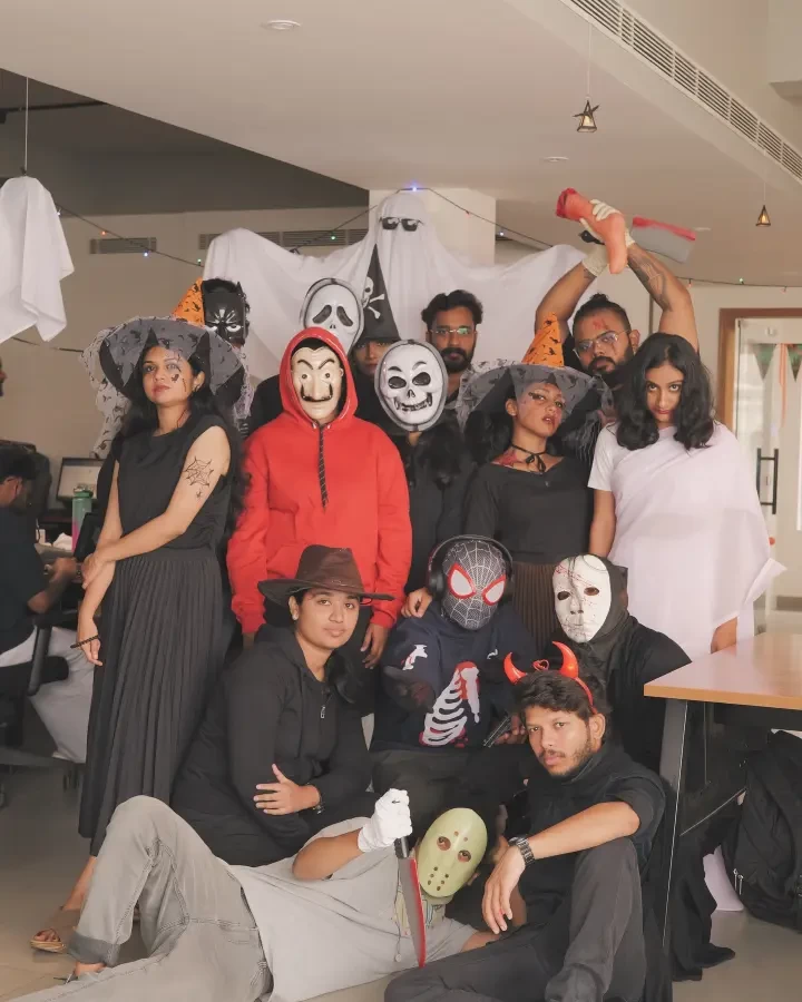 spiderworks-office-team-mates-in-halloween-attire